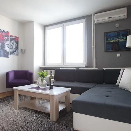 Luxury Near Parliament Appartement